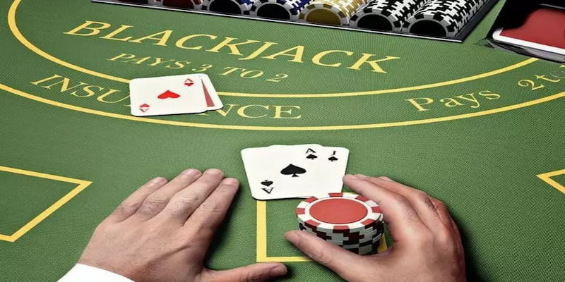 Blackjack là một tựa game đánh bài so điểm siêu hấp dẫn và gay cấn giữa nhà cái với người chơi